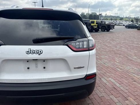Used 2021 Jeep Cherokee Latitude FWD image 11