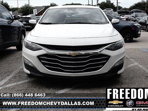 Used 2025 Chevrolet Malibu LT FWD image 3