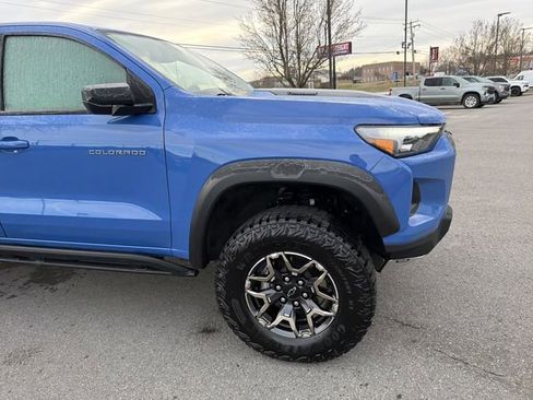 Used 2025 Chevrolet Colorado ZR2 AWD/4WD image 4