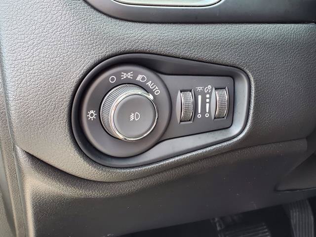 Certified 2023 Jeep Renegade Limited AWD/4WD image 8