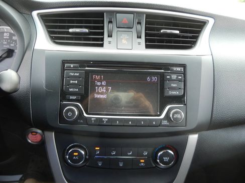 Used 2015 Nissan Sentra SV FWD image 3