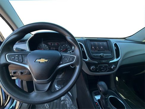 Used 2022 Chevrolet Equinox LS image 28