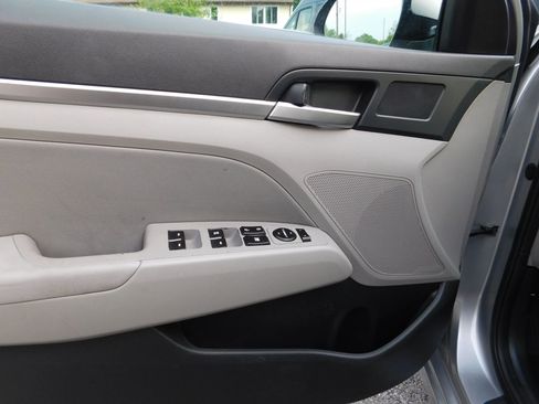 Used 2020 Hyundai Elantra SEL FWD image 10