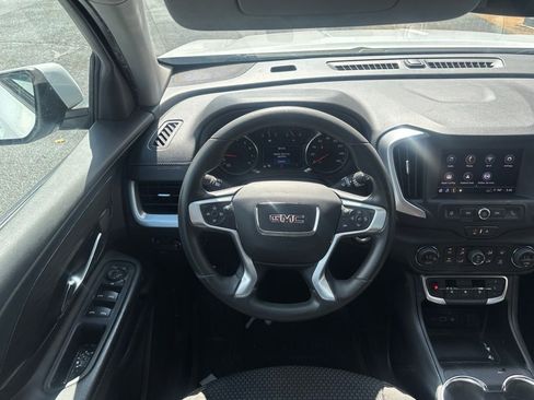 Used 2022 GMC Terrain SLE AWD/4WD image 2