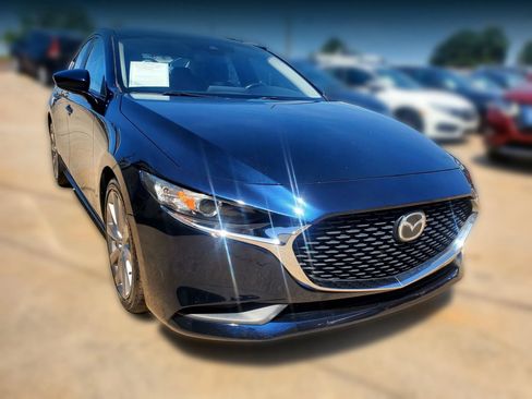Used 2020 MAZDA MAZDA3 Sedan w/ Select Package FWD image 17