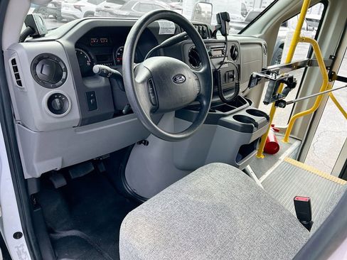 Used 2016 Ford E-450 and Econoline 450 Super Duty w/ Shuttle Bus Prep Package RWD image 8