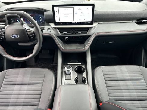Certified 2025 Ford Explorer ST-Line w/ ST-Line Street Pack AWD/4WD image 24