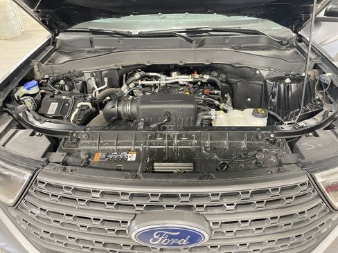 Used 2022 Ford Explorer XLT w/ Equipment Group 202A image 27