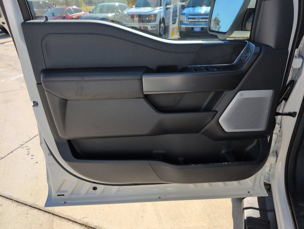 Used 2025 Ford F150 Lariat w/ Equipment Group 502A High AWD/4WD image 32
