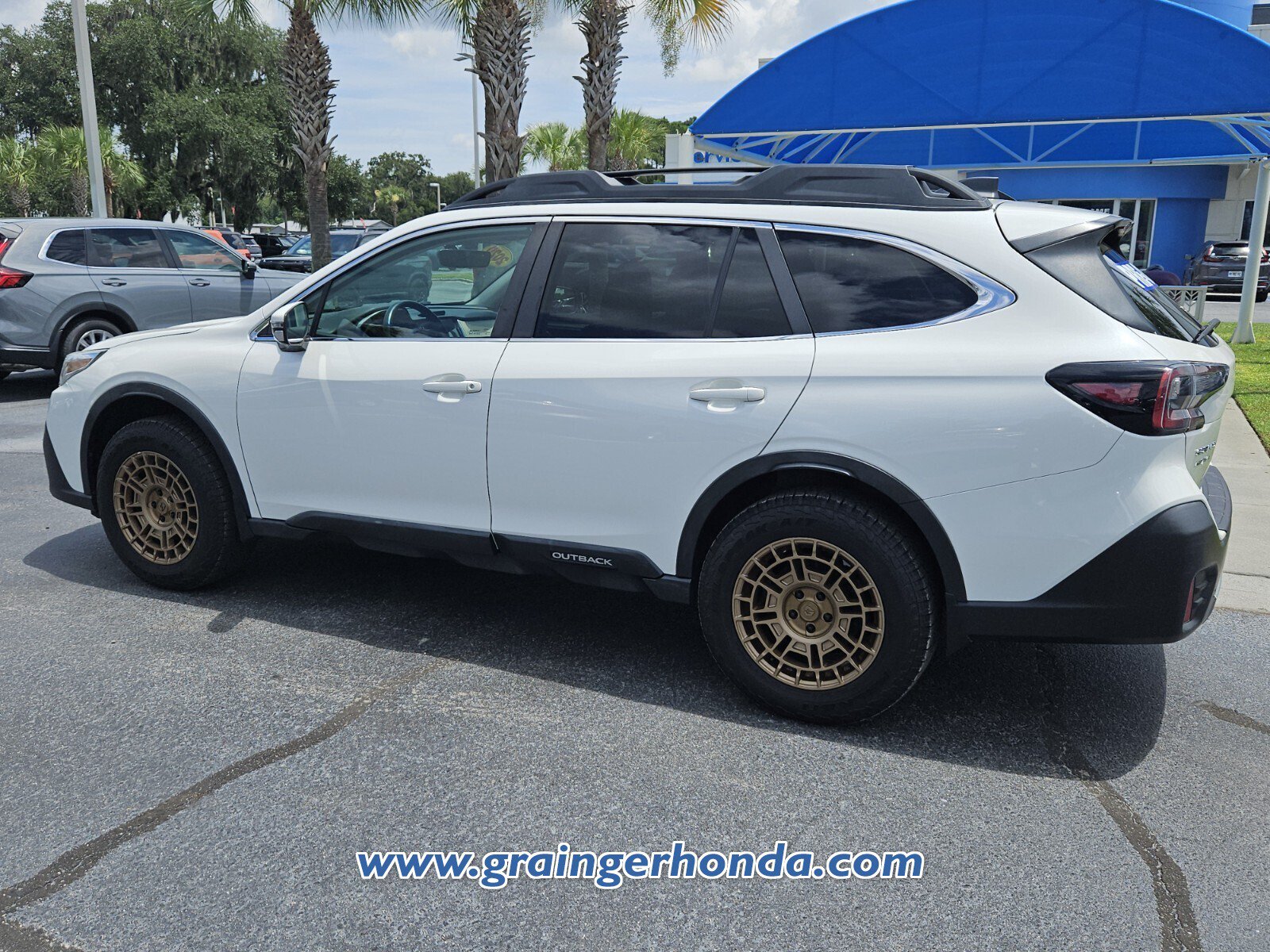 Used 2020 Subaru Outback Limited w/ Popular Package #2 AWD/4WD image 3