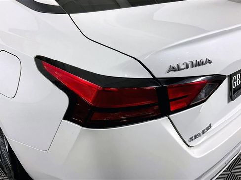 Used 2024 Nissan Altima 2.5 SV image 40