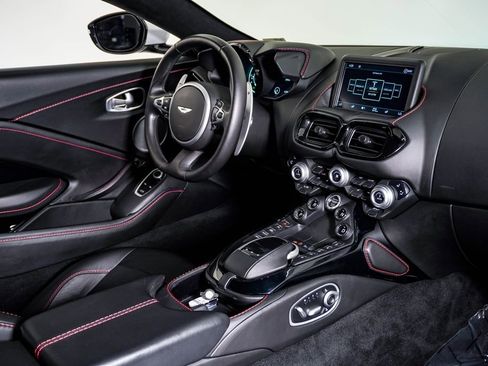 Used 2020 Aston Martin V8 Vantage Coupe image 16