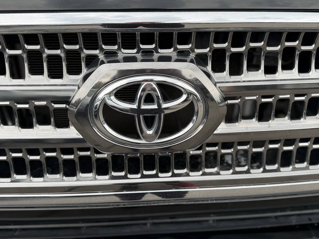 Used 2017 Toyota Tacoma TRD Sport w/ Premium & Technology Package AWD/4WD image 18
