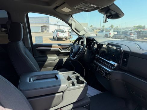 Used 2023 Chevrolet Silverado 1500 LT w/ Protection Package RWD image 18