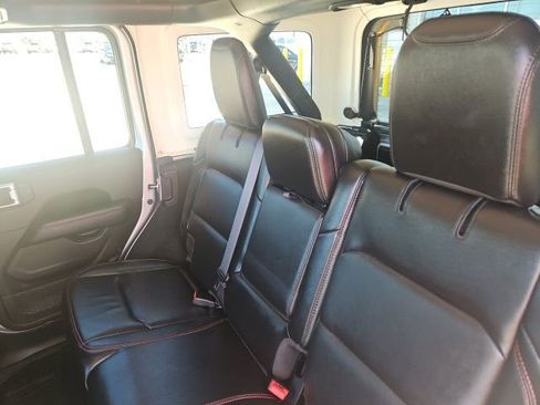 Used 2022 Jeep Wrangler Unlimited Rubicon w/ Cold Weather Group image 24