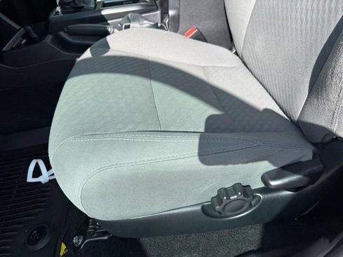 Used 2022 Toyota Tacoma SR AWD/4WD image 17