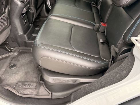 Used 2023 Jeep Wrangler Rubicon w/ Steel Bumper Group image 17