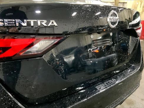 Used 2021 Nissan Sentra SV FWD image 31