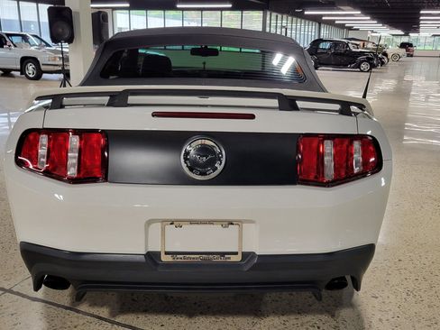 Used 2011 Ford Mustang GT Premium w/ Electronics Pkg RWD image 33