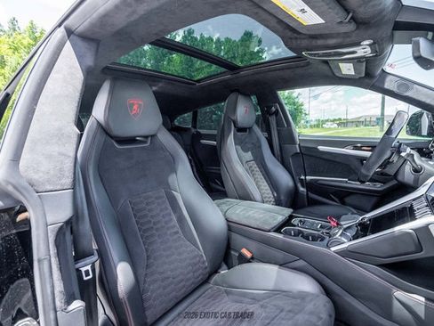 Used 2021 Lamborghini Urus AWD/4WD image 26