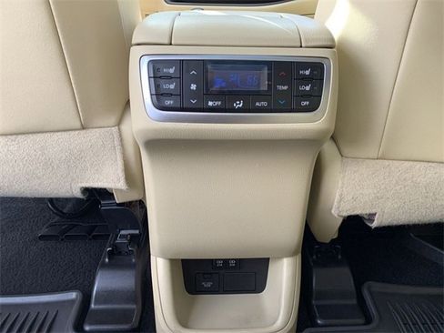 Used 2019 Toyota Highlander Limited Platinum image 33