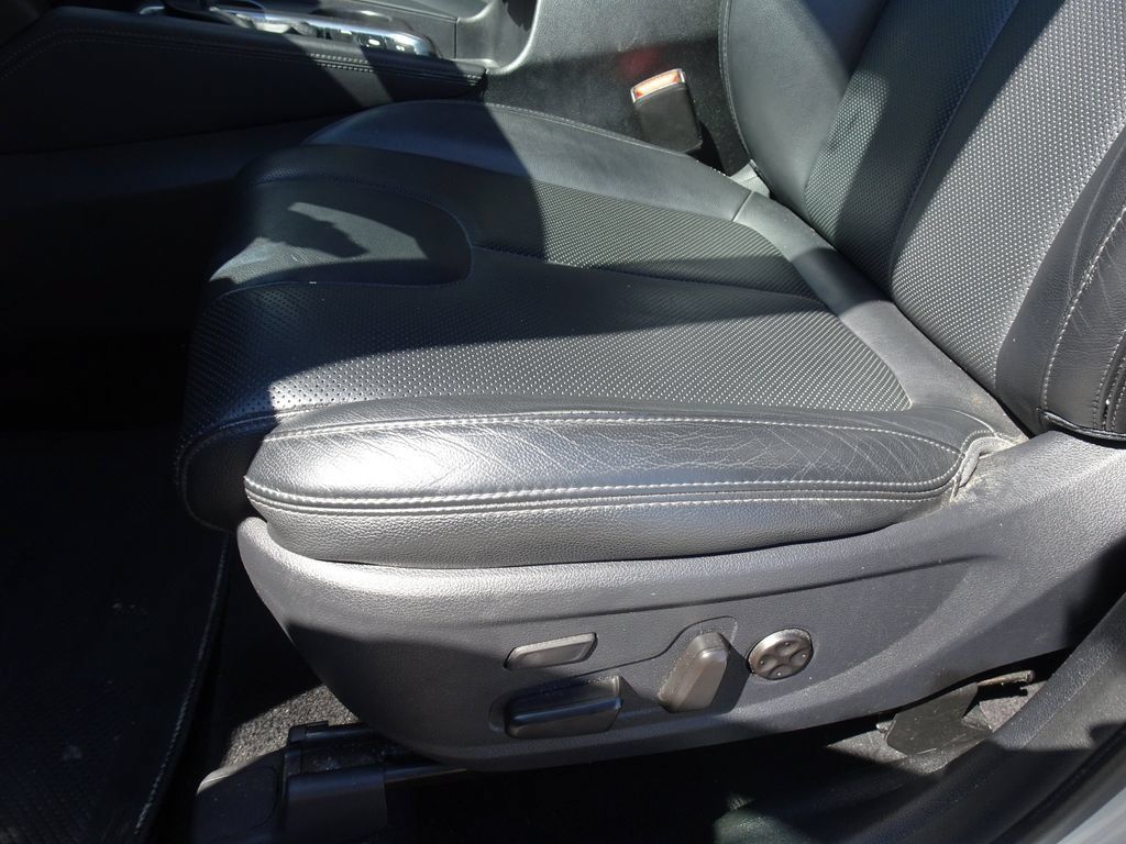 Used 2019 Hyundai Santa Fe AWD image 9