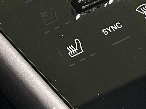 Used 2024 Porsche Cayenne image 34