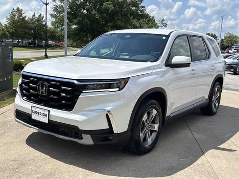 Used 2025 Honda Pilot EX-L image 11