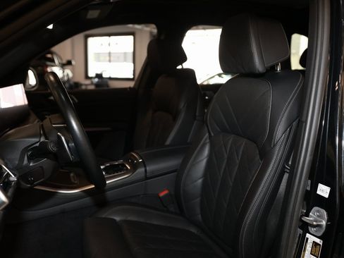 Used 2024 BMW X5 xDrive40i image 11