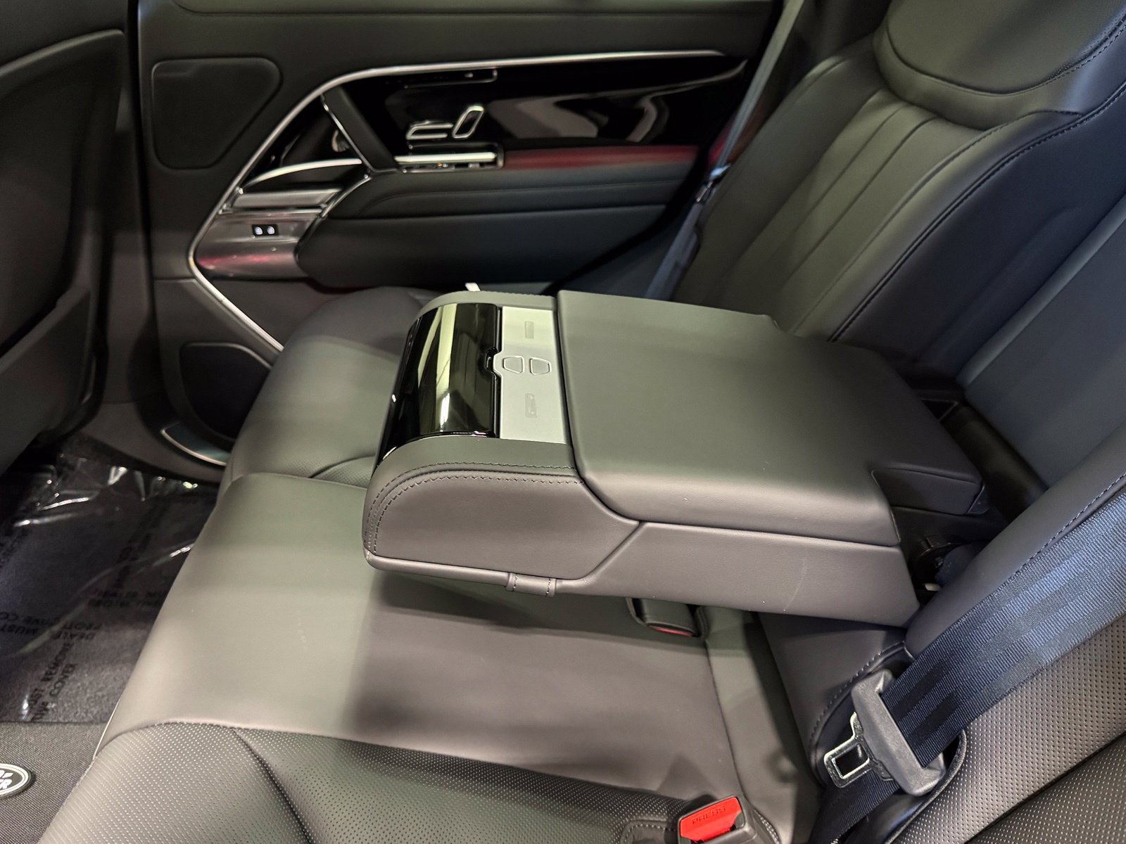 New 2026 Land Rover Range Rover SE AWD/4WD image 35