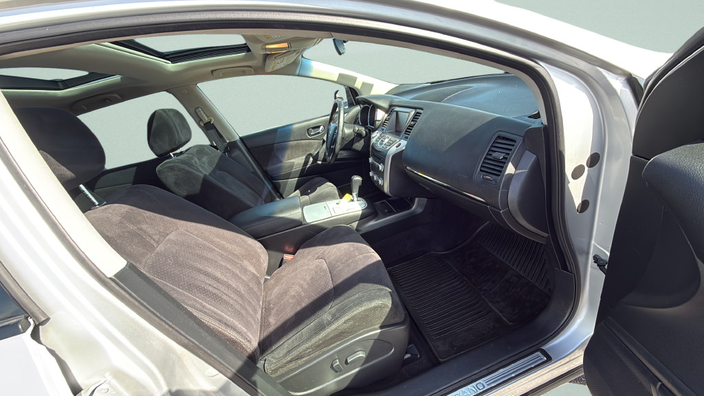 Used 2011 Nissan Murano SV AWD/4WD image 18