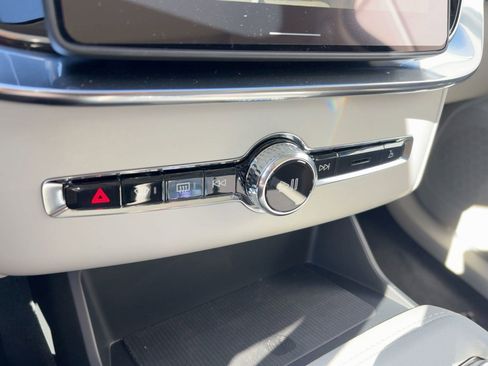 New 2026 Volvo XC90 B6 Ultra w/ Protection Package image 18