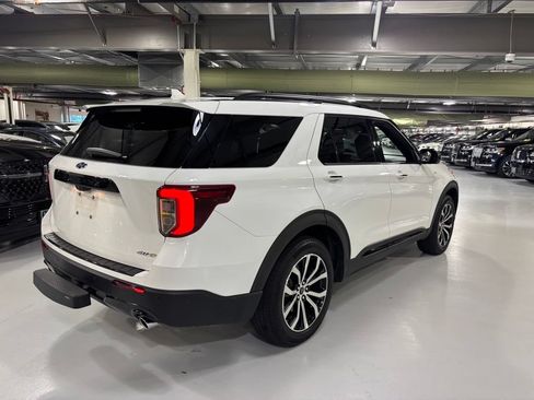 Used 2023 Ford Explorer ST-Line w/ Class IV Trailer Tow Package AWD/4WD image 4