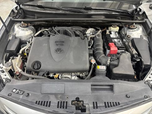 Used 2018 Toyota Camry XSE FWD image 29