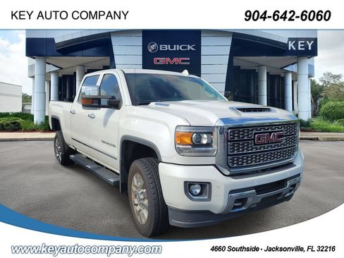 Used 2019 GMC Sierra 2500 Denali w/ Duramax Plus Package AWD/4WD image 1