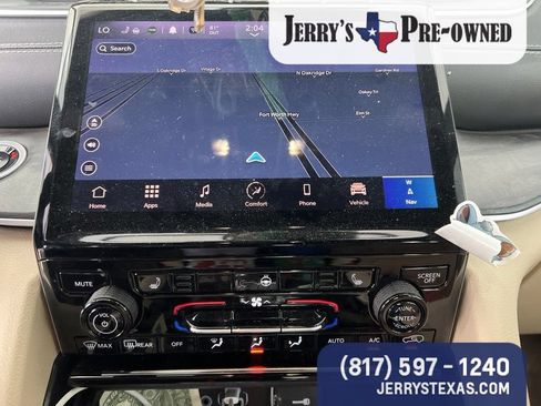 Used 2024 Jeep Grand Cherokee Limited w/ Trailer Tow Package RWD image 10