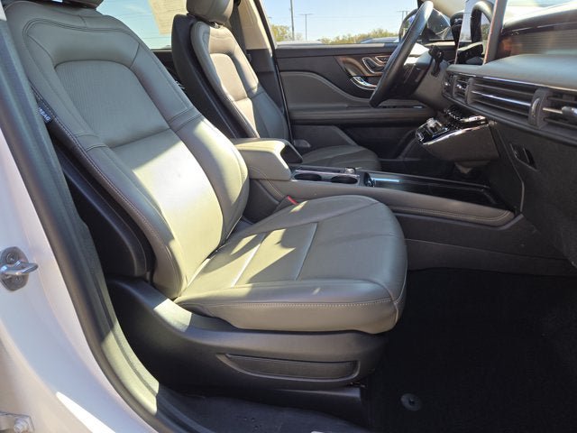 Used 2024 Lincoln Corsair Reserve w/ Equipment Group 201A AWD/4WD image 4
