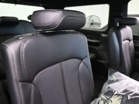 New 2026 Jeep Grand Wagoneer Limited image 38