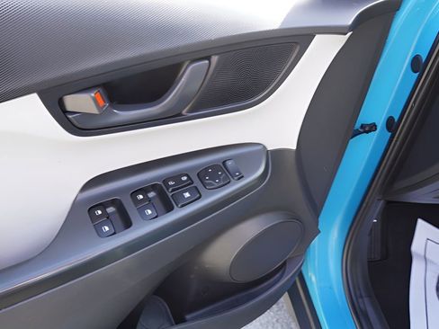 Used 2022 Hyundai Kona SEL w/ Cargo Package image 17