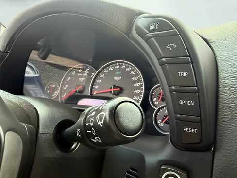 Used 2013 Chevrolet Corvette Grand Sport RWD image 38