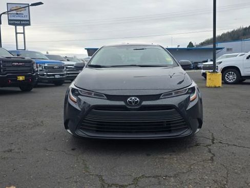 Used 2023 Toyota Corolla LE image 2