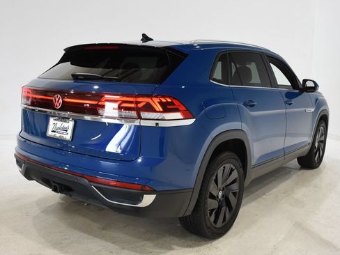 Used 2025 Volkswagen Atlas Cross Sport SE FWD image 4