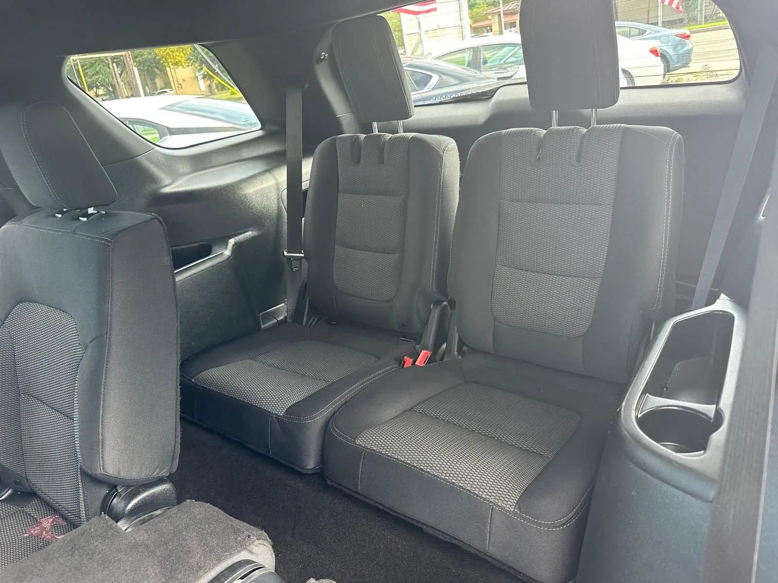 Used 2018 Ford Explorer XLT w/ Equipment Group 201A FWD image 16