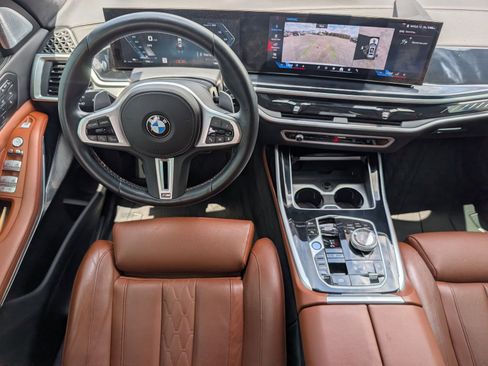 Used 2025 BMW X7 M60i AWD/4WD image 6