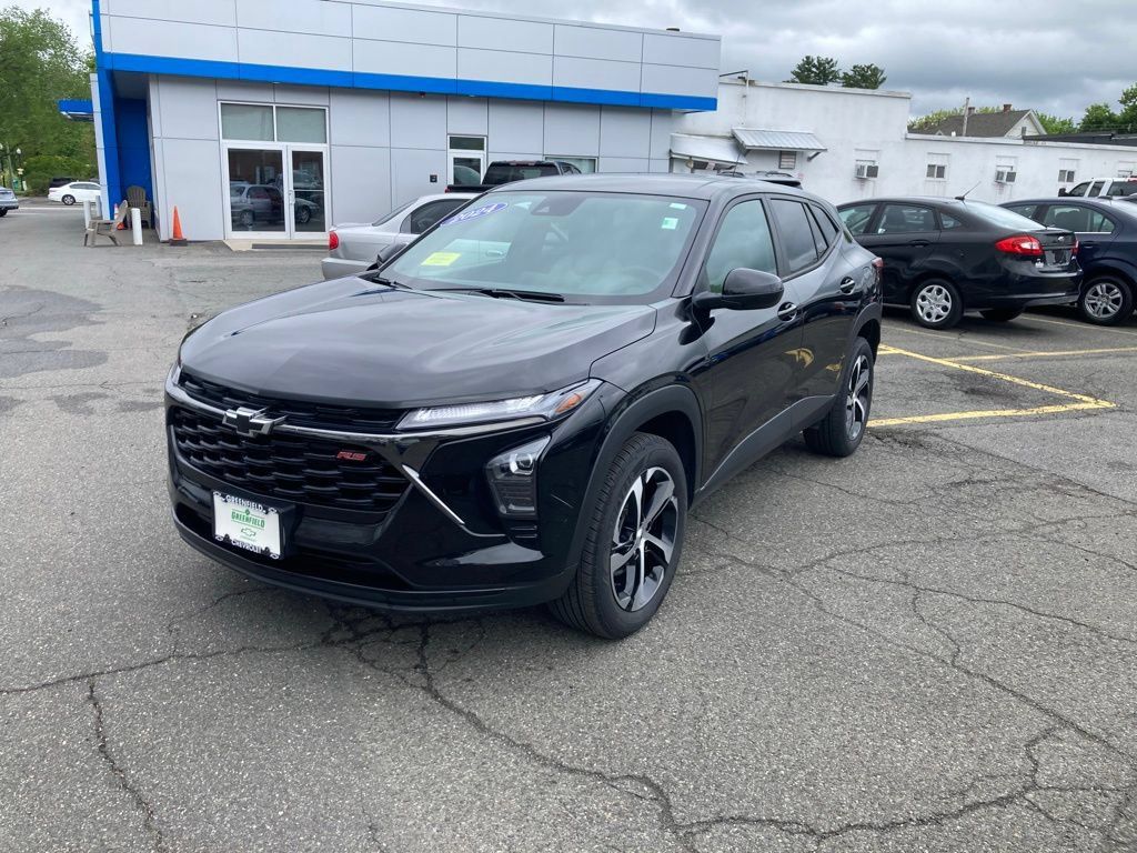 Used 2024 Chevrolet Trax RS w/ Driver Confidence Package FWD image 18