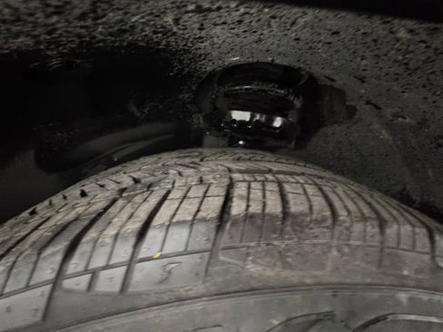 Used 2024 Chevrolet Trax ACTIV w/ Sunroof Package image 22