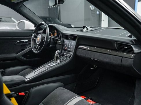 Used 2018 Porsche 911 GT3 image 32