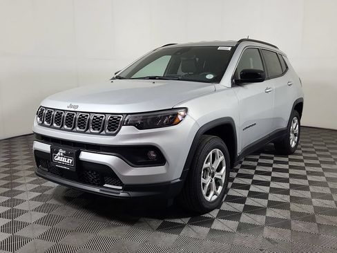 New 2025 Jeep Compass Latitude AWD/4WD image 4
