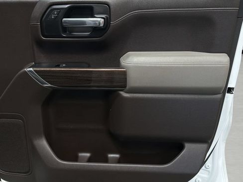 Used 2019 Chevrolet Silverado 1500 LT w/ Convenience Package AWD/4WD image 7