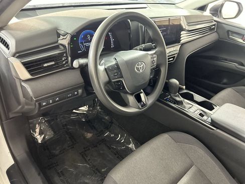 Used 2025 Toyota Camry LE FWD image 12